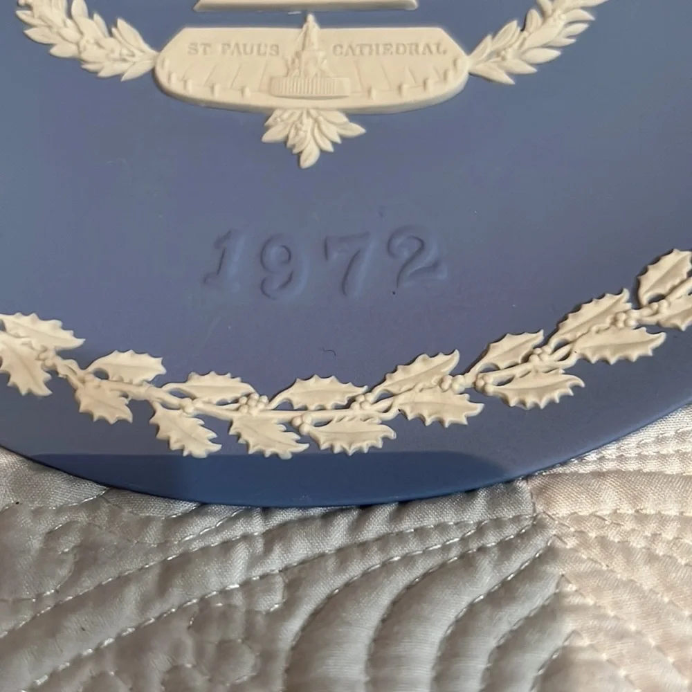 Wedgwood 1972‎ Christmas plate